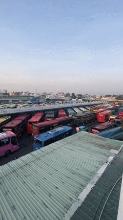 Ho Chi Minh City bus station documented in evening footage