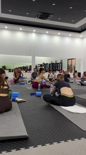 Early morning yoga class at Choeng Mon fitness studio