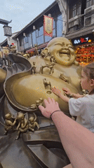 Buddha statue draws crowds in China's Shangcheng District