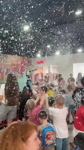 Kids' foam party and stage show at Astrakhan shopping mall