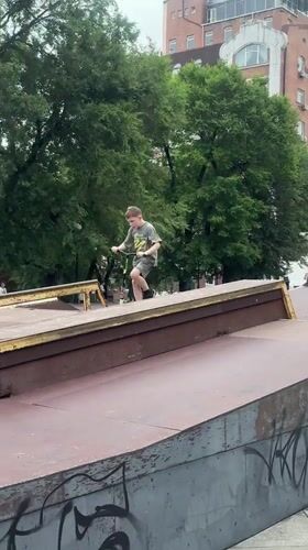 Skate park session and street scenes in Vladivostok