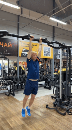 Early morning workout session captured at Chaikovsky gym