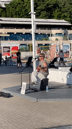 Sochi waterfront buzzes with beach life and live music