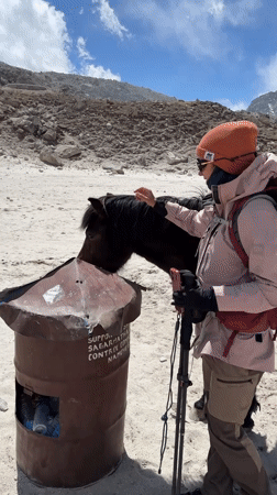 Trekker documents Himalayan journey through Khumjung Nepal mountains