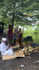 Religious ceremony and owl mural witnessed in Sukawati