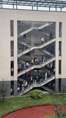 Morning snapshots capture daily life in Jiangjin, China