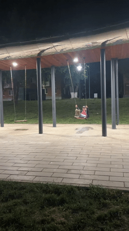 Evening recreation continues in Votkinsk park after dark