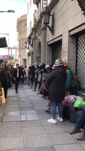 Protest activity observed amid daily life in La Paz