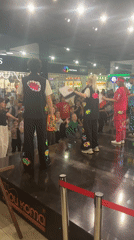Mall performance draws crowd in Tri Potoka, Russia