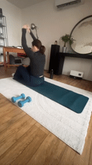 Woman completes 85-minute home workout routine in Roubaix apartment