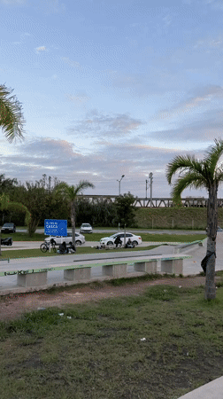 Evening skateboarding session draws crowds to Avellaneda park