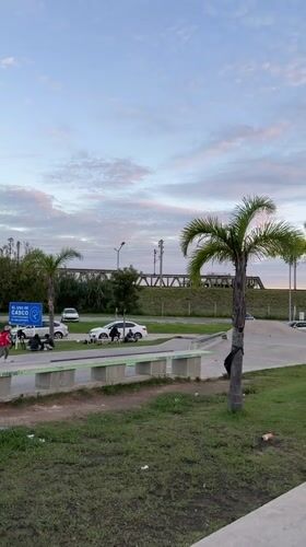 Evening skateboarding session draws crowds to Avellaneda park