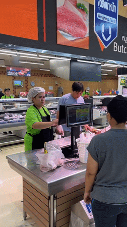 Browsing a Chiang Mai supermarket, from produce to seafood