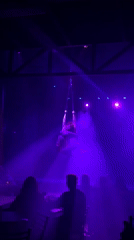 Late-night cabaret performances recorded at Buenos Aires nightclub venue
