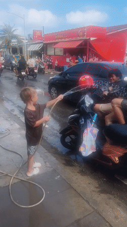 Songkran water festival celebrations enliven Thai streets