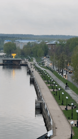 Overcast waterfront scene documented in Votkinsk, Russia