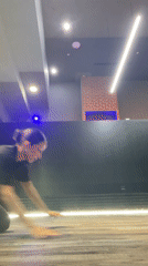 Dance studio session in Pampatar with movement and mirror selfies