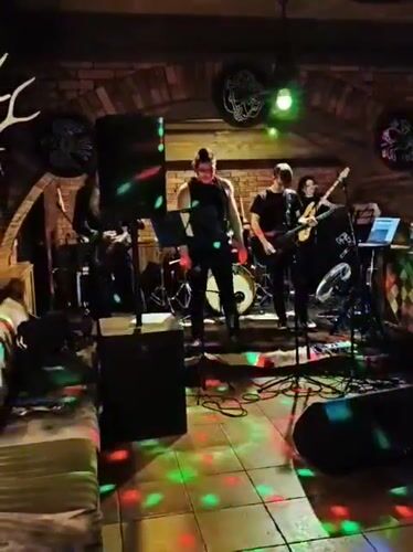 Live band performs at brick-arched bar in Kyiv