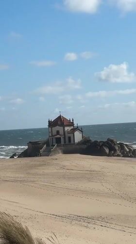 Sunny coastal scenes documented in Espinho, Portugal