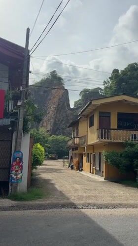 Street-level scenes along the southern Sri Lanka coastline