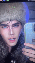 Birds, a frog mid-flight, and a selfie in fur