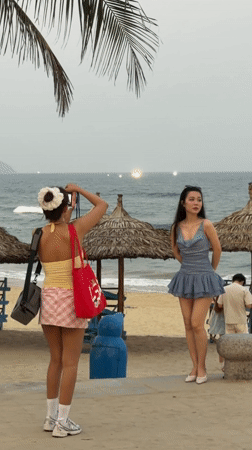 Ordinary beach day moments captured across Đà Nẵng