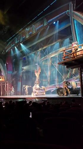 Morning at Universal Beijing Resort, shows, rides, and characters