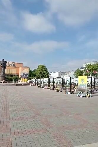 Ordinary afternoon street life captured in Rivne town square
