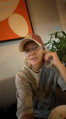 Woman in Yankees cap spotted at restaurant location