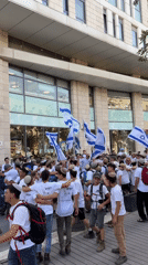 Youth groups wave Israeli flags in Jerusalem celebration