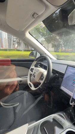 Vehicle with dual navigation tablets observed driving Nanshan District