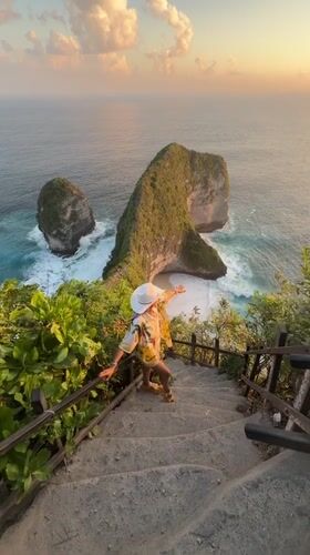 Tourists experience sunset and monkey encounters at Nusa Penida beach