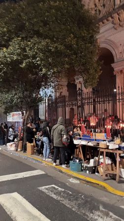 Late-night street market operates in Buenos Aires