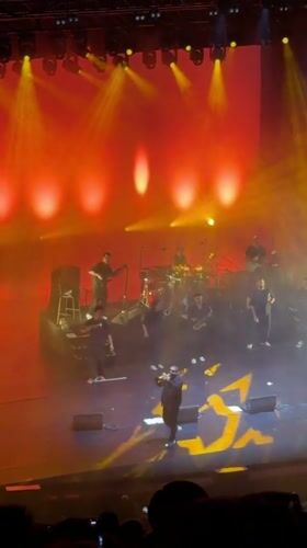 Full band concert lights up a smoky Yerevan stage