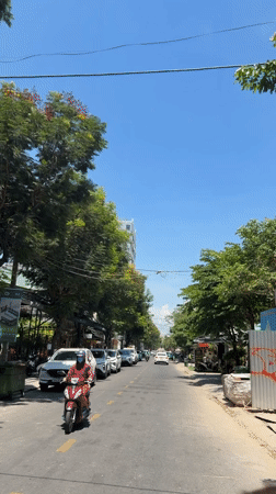 Early morning coffee shop scenes documented in Đà Nẵng
