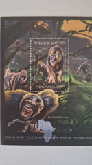 Guinea wildlife stamps and rooftop figure documented in Pleven