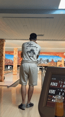 Purple bowling ball rolls down a desert-themed lane in Hanau