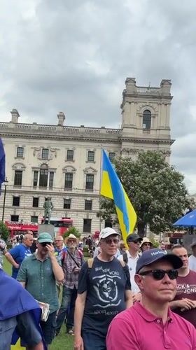 Pro-Ukraine rally outside Gothic landmark in central London