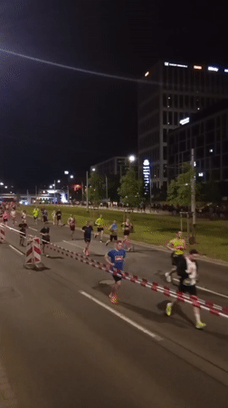 Nighttime running race held in Wrocław streets