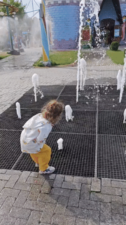Park visitors enjoy quiet afternoon moments in Khimki