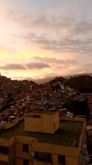 Caracas residents document vibrant sunset across Venezuela's capital city