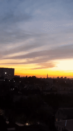 Time-lapse captures sunrise over Bataysk city skyline