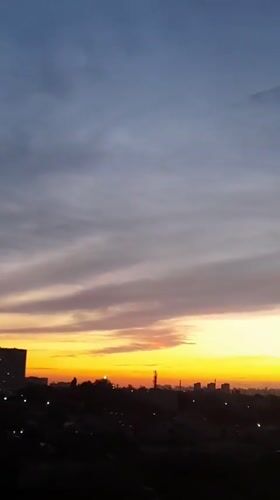 Time-lapse captures sunrise over Bataysk city skyline