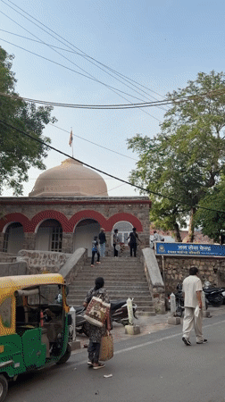 Delhi daily life captured across neighborhoods and landmarks