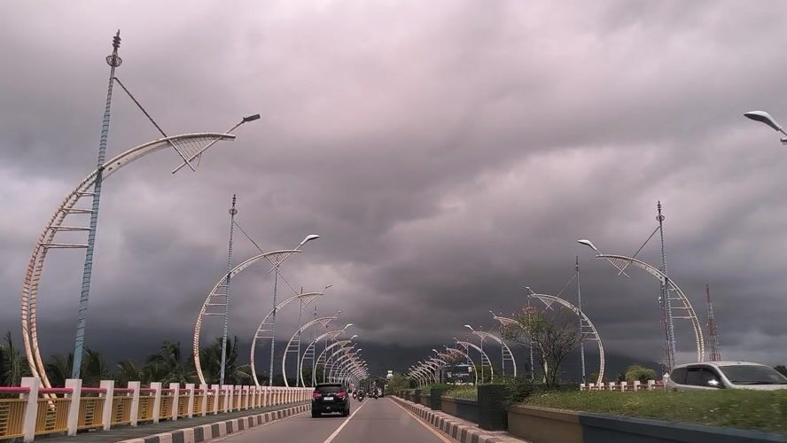 Morning traffic scenes documented across Indonesian towns