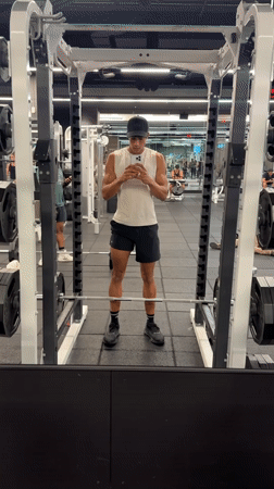 Late-night gym session documented in Los Angeles fitness center