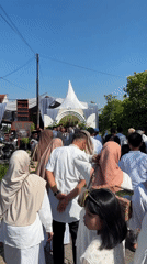 Traditional ceremony draws crowds in white attire in Gunungsari