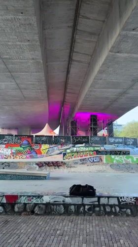 Evening crowd gathers at Arnhem skate park event