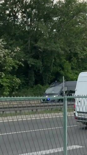 Group displays Serbian flag, victory banner on Belgrade overpass