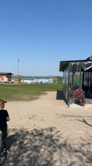 Morning leisure activities documented across Vladivostok public spaces